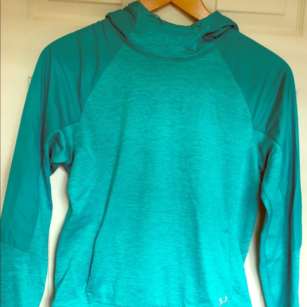 Under Armour pull over sweatshirt